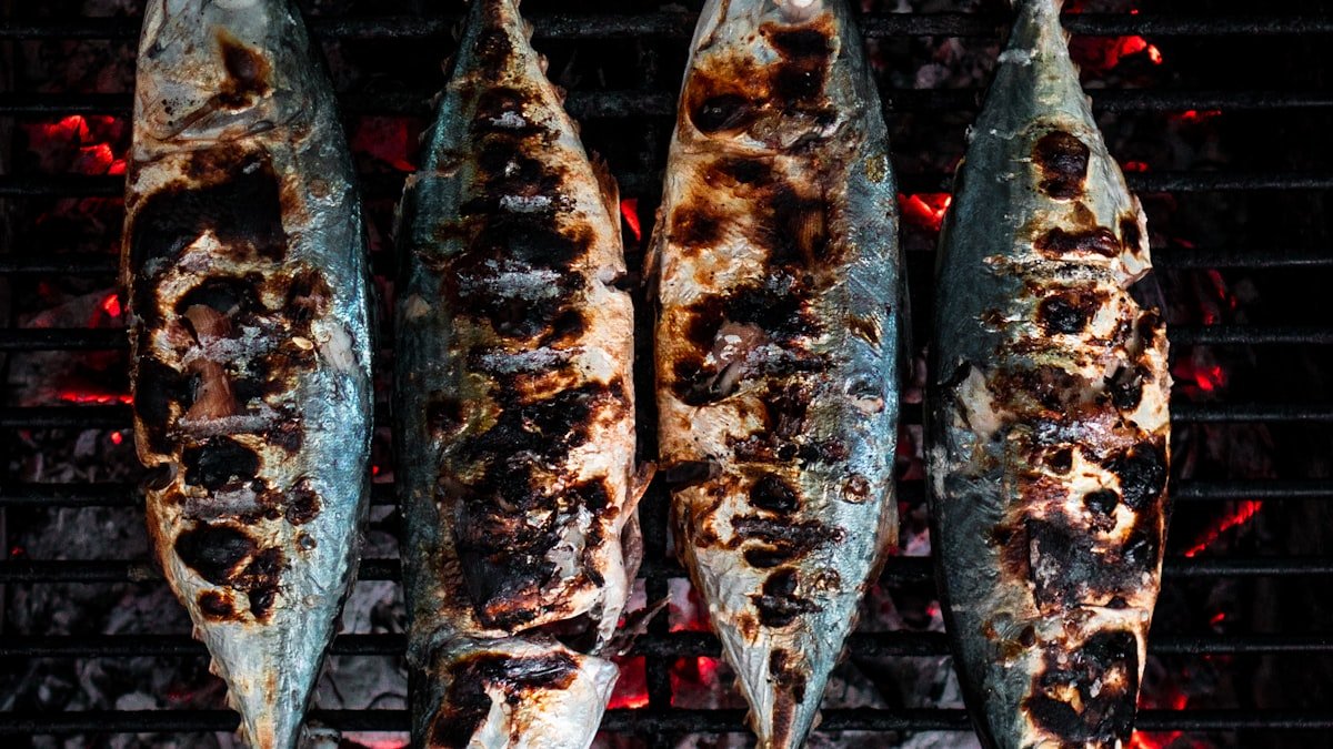Réussir les petits poissons grillés : sardines et maquereaux, du choix à la cuisson