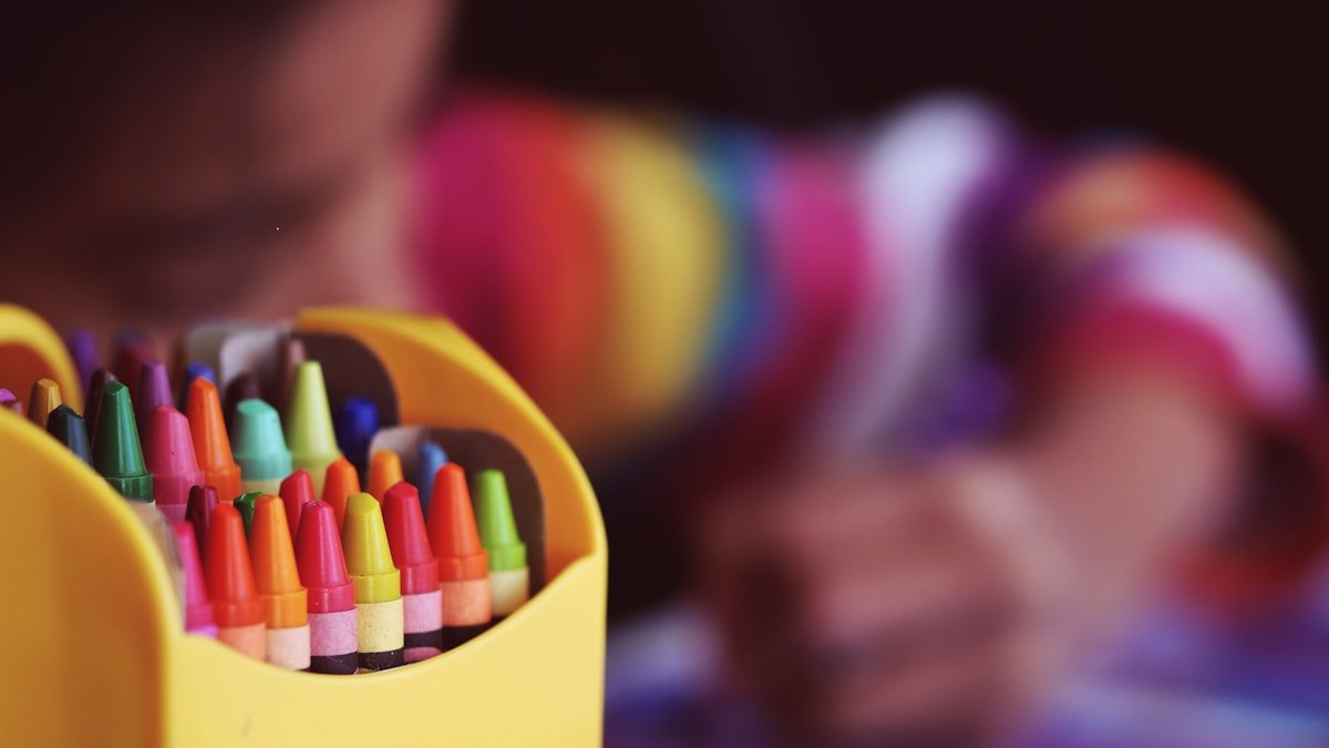 Bien choisir les fournitures scolaires en primaire : l’essentiel, malin et durable
