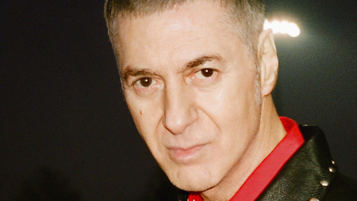 Étienne Daho rejoue « Pop Satori » et « Eden » en janvier : le chanteur qui a fait de l&rsquo;élégance et de la liberté une signature