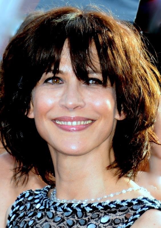 Portrait souriant de l'actrice Sophie Marceau