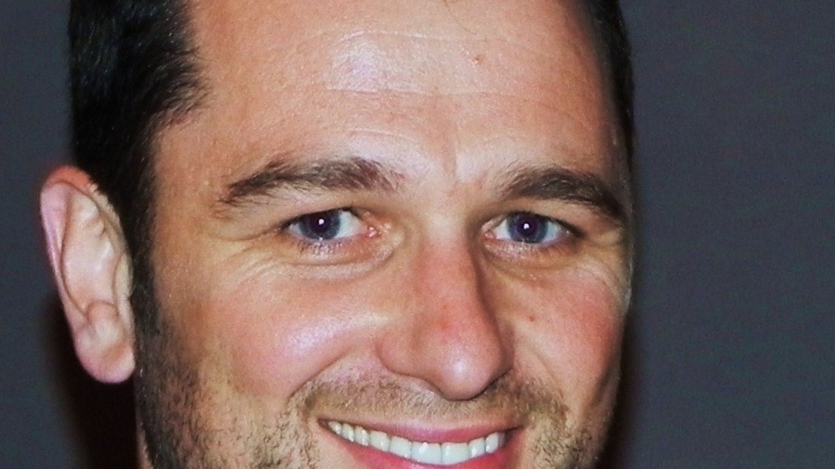 Matthew Rhys entre dans l&rsquo;histoire des Emmy Awards : l&rsquo;acteur discret qui a fait du travail et de l&rsquo;humilité une force