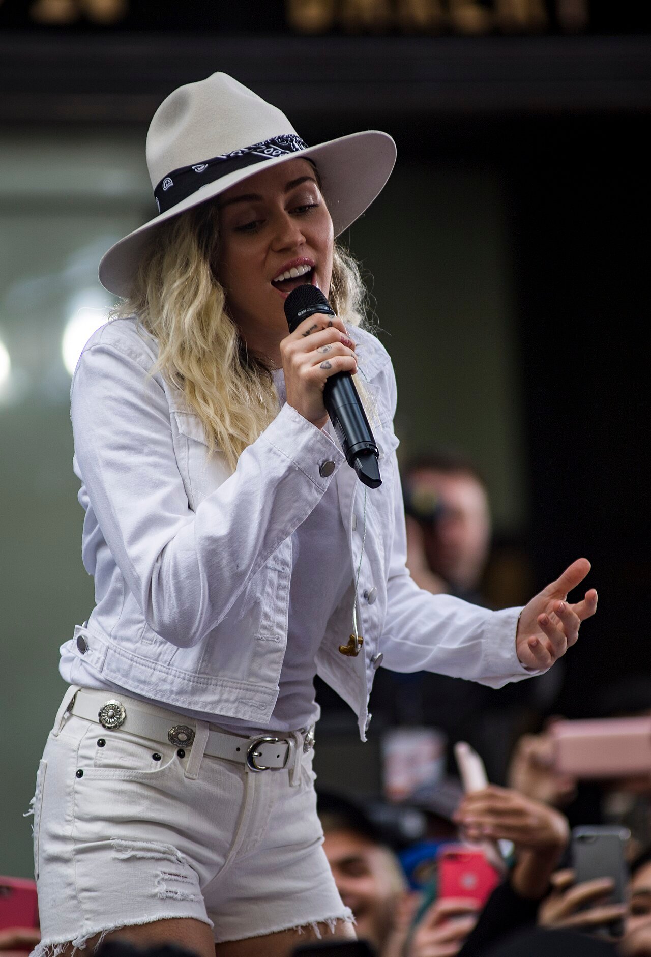 Miley Cyrus, portrait