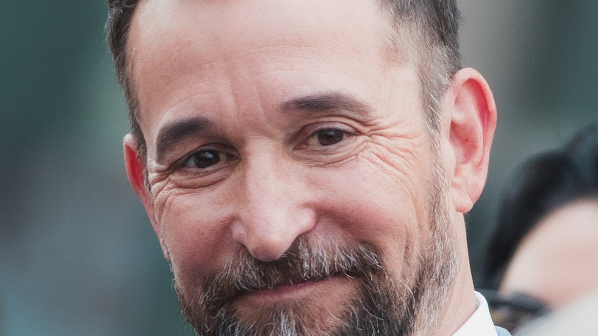Noah Wyle sacré aux Emmy pour « The Pitt » : l’acteur qui a fait de la constance et de l’humanité une signature