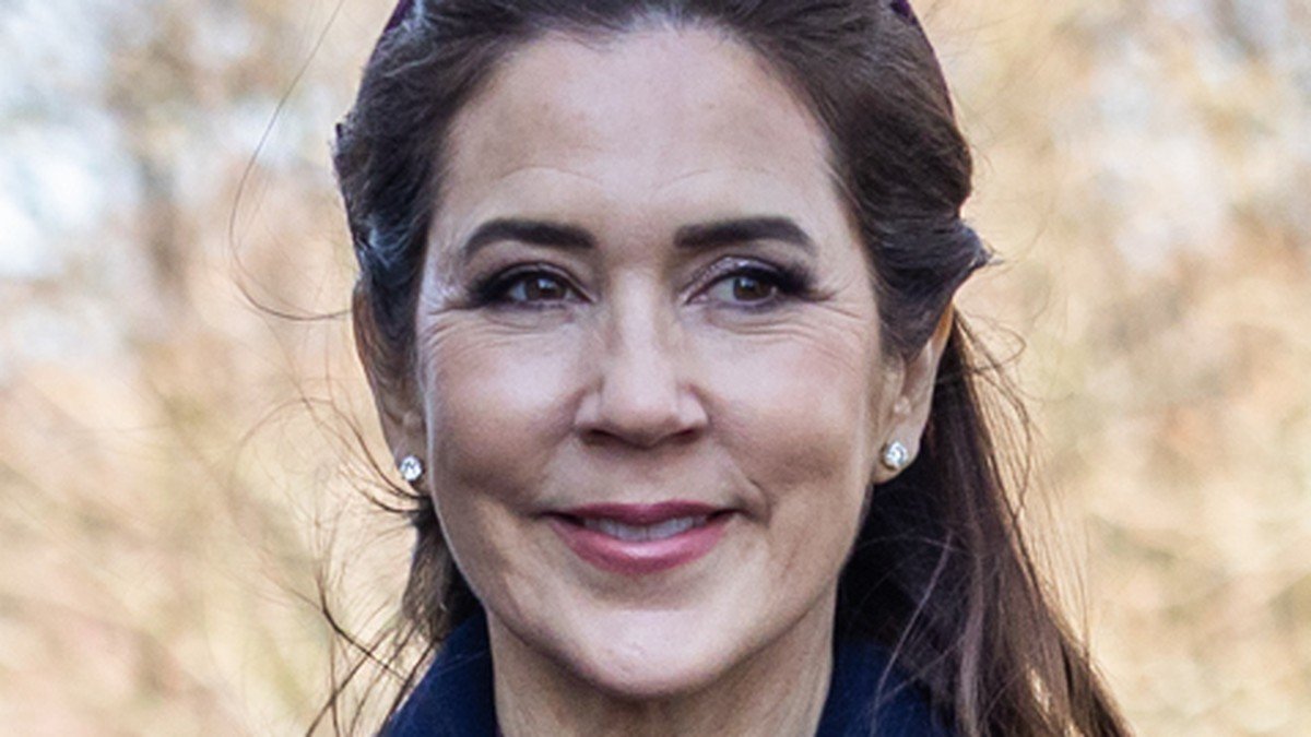 La reine Mary de Danemark célèbre les dix ans de son programme anti-harcèlement : la souveraine qui a fait de la bienveillance et de l&rsquo;esprit d&rsquo;équipe une signature