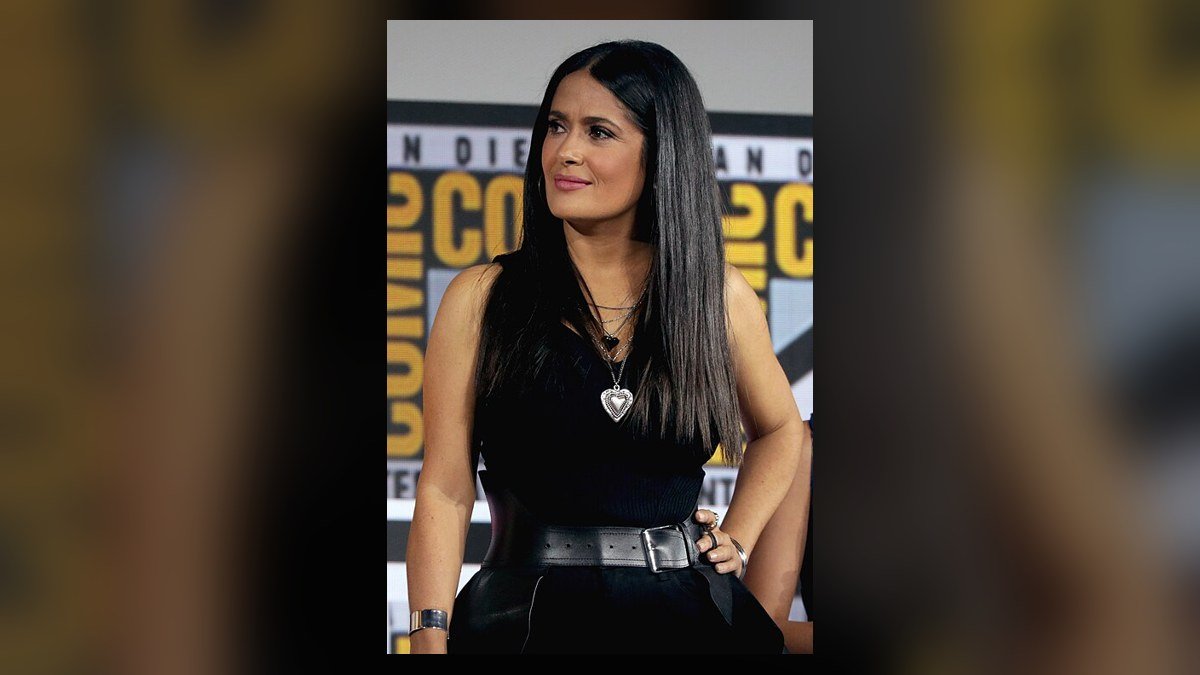 Salma Hayek fête ses 60 ans : l’actrice qui a fait de l’audace et de la fidélité à ses racines un art de vivre