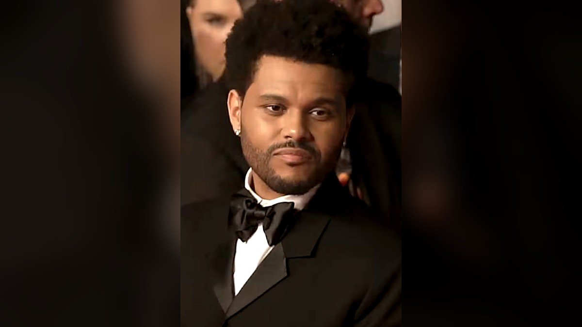 The Weeknd, sa tournée mondiale record avant le grand final : le chanteur qui a fait de la réinvention et de la générosité un art de vivre