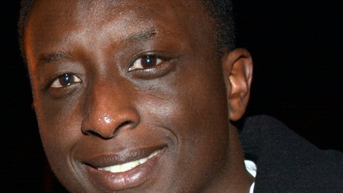 Ahmed Sylla triomphe avec « Origami » sur les routes de France : l&rsquo;humoriste qui a fait de l&rsquo;énergie et de la chaleur une signature