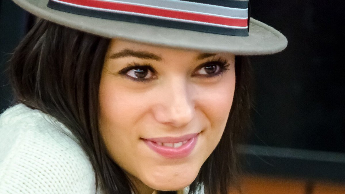 Alizée fête 25 ans de carrière avec sa tournée « 25 ans déjà ! » : la chanteuse qui a fait de la fraîcheur et de la fidélité une signature