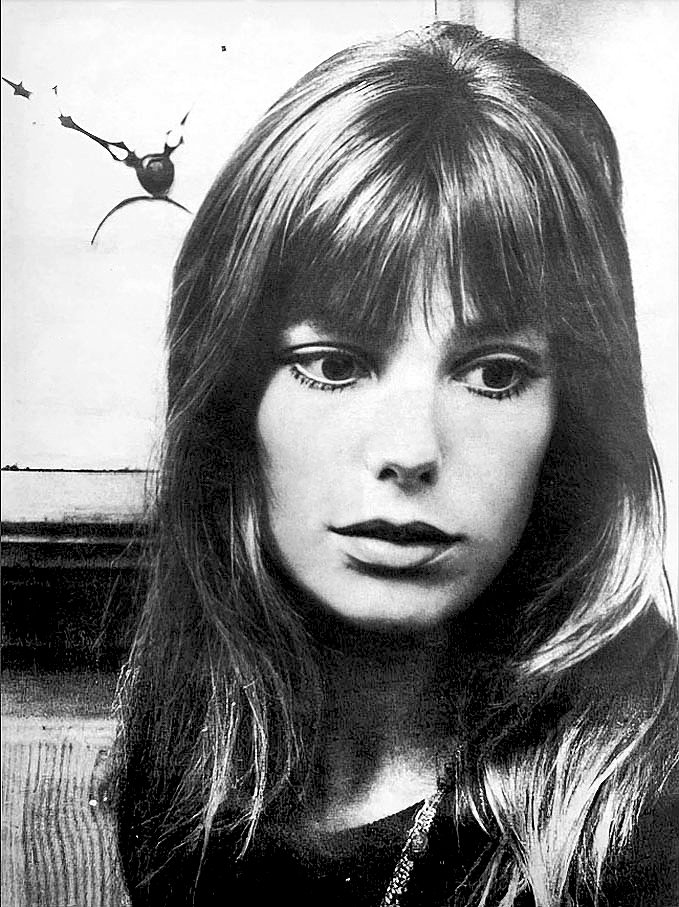 Portrait de Jane Birkin, jeune femme aux cheveux longs et à la frange, photographie de 1970