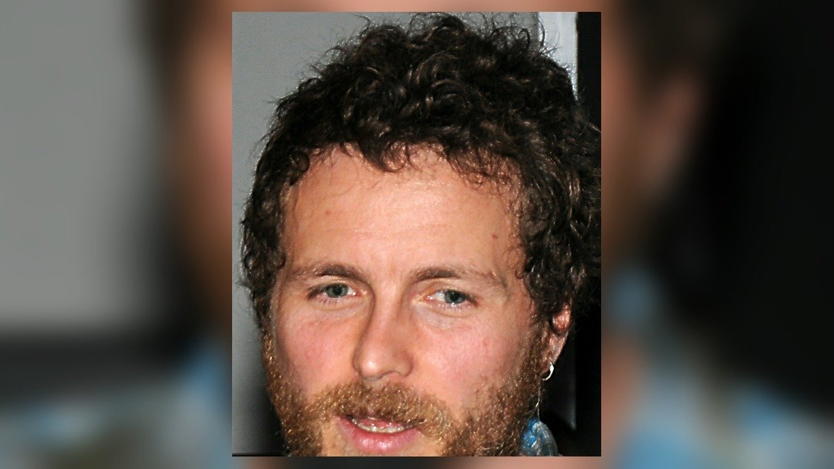 Jovanotti se raconte dans le documentaire « Lorenzo », présenté à la Fête du cinéma de Rome : le chanteur qui a fait de la joie et de la poésie une signature