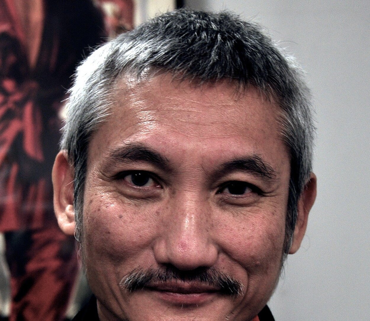 Le cin&eacute;aste hongkongais Tsui Hark, portrait souriant